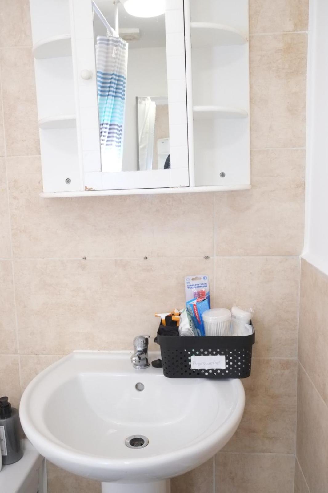 Lausory King Bed Living Your Luxe Home Away Nottingham Extérieur photo