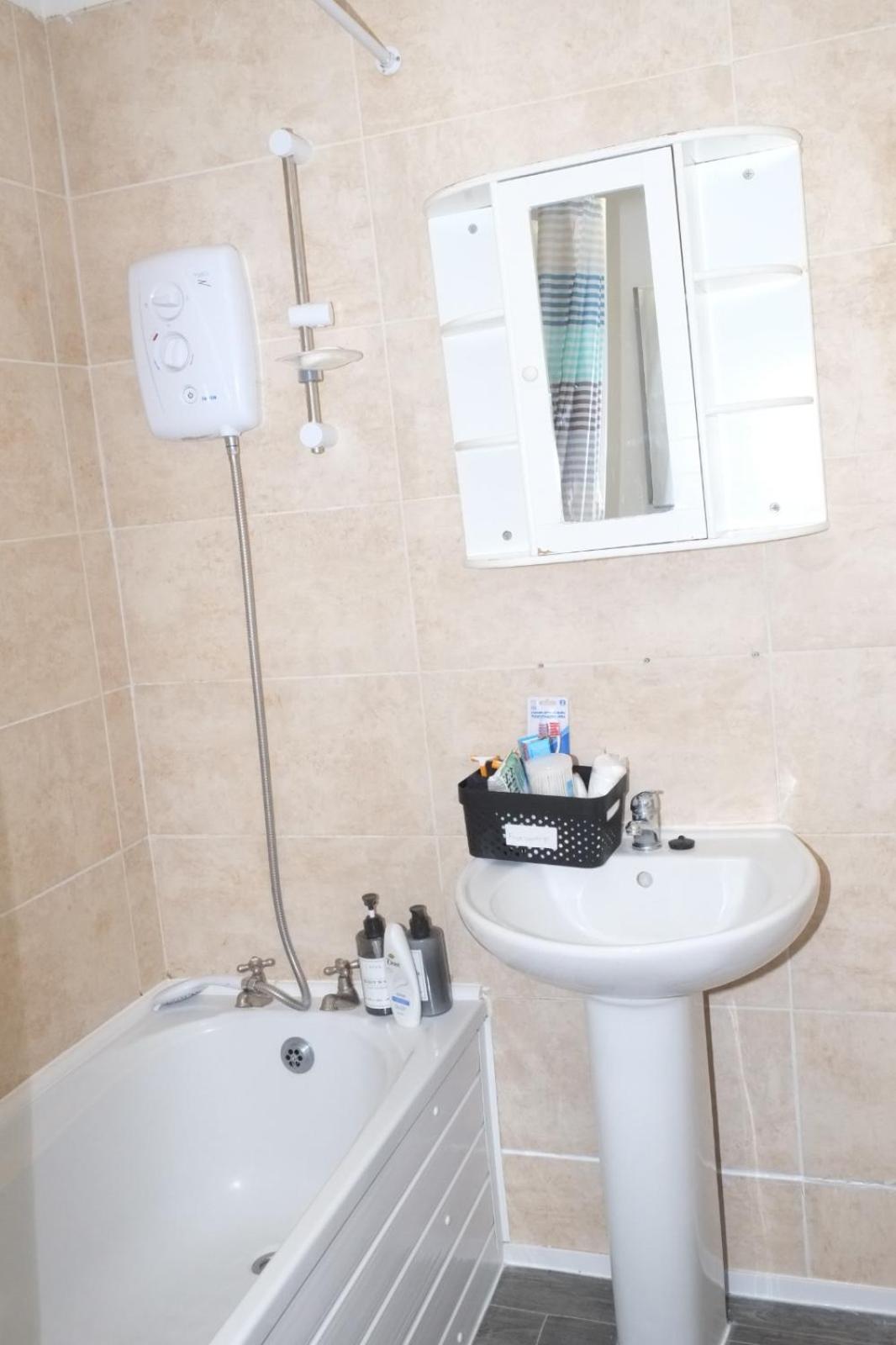 Lausory King Bed Living Your Luxe Home Away Nottingham Extérieur photo