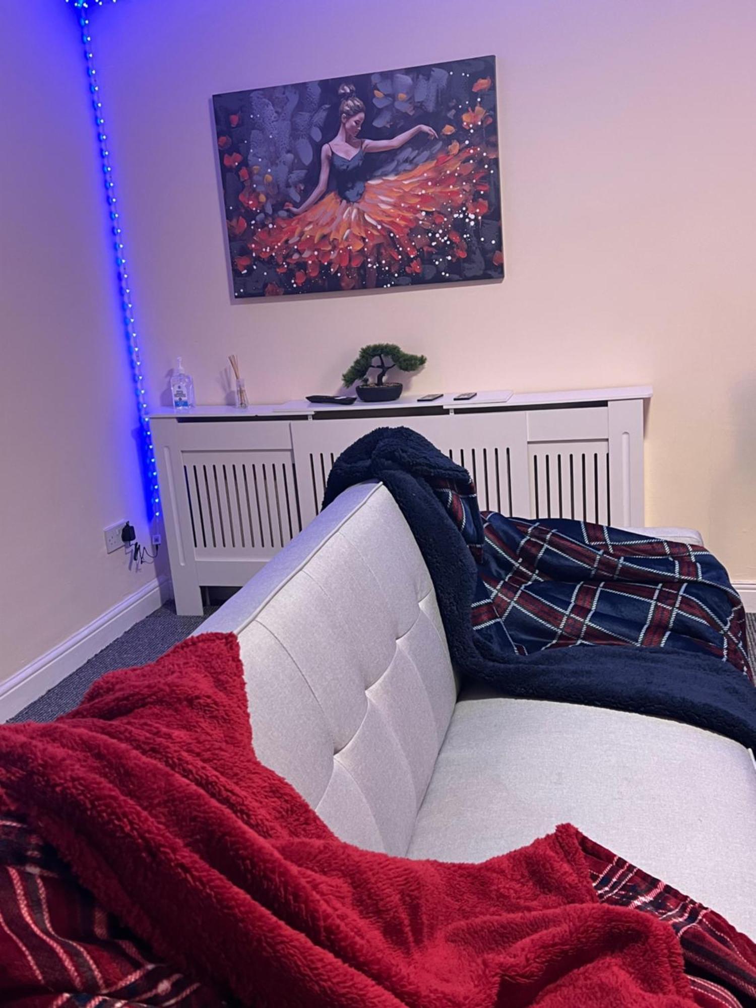 Lausory King Bed Living Your Luxe Home Away Nottingham Extérieur photo